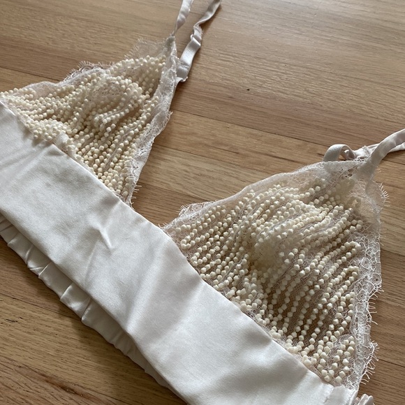 NWT Victoria Secret Beige Satin + Bead Bralette - Picture 3 of 5